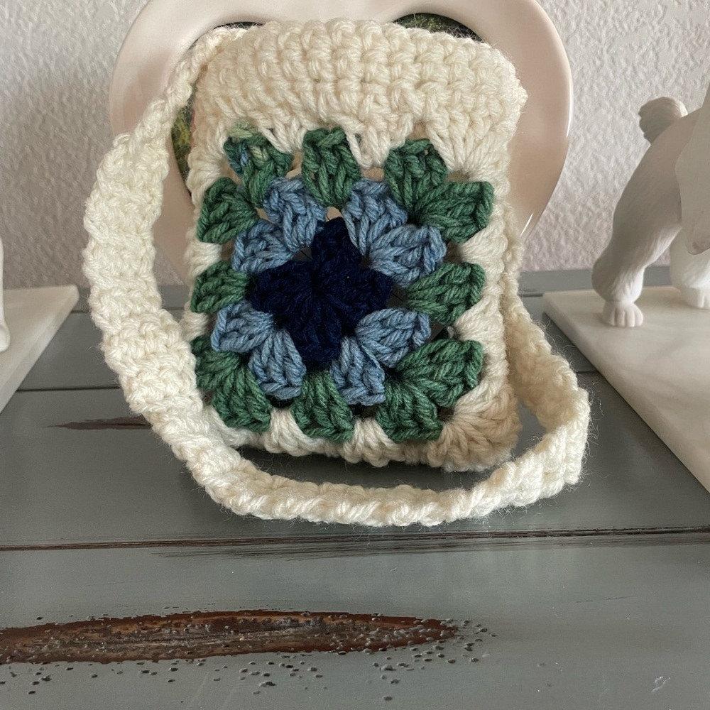 Handmade Crochet Crossbody Bag in Cream and Green